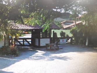 Casa de luxo no cond. aldeia de itaipu (186m²/ terreno 687m²) - 4 quartos (1 suíte), piscina, sauna seca e vapor, 2 vagas. - leilão judicial - 1ª vc -